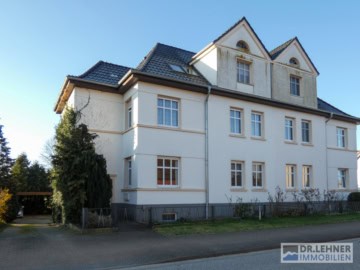 VOLLVERMIETET! Gepflegtes Mehrfamilienhaus mit 3 WE und schönem Grundstück, 19309 Lenzen (Elbe), Mehrfamilienhaus
