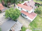 Einfamilienhaus mit Garage und Nebengelassen auf weitläufigem Grundstück!-Toller Blick in die Natur - Luftaufnahme